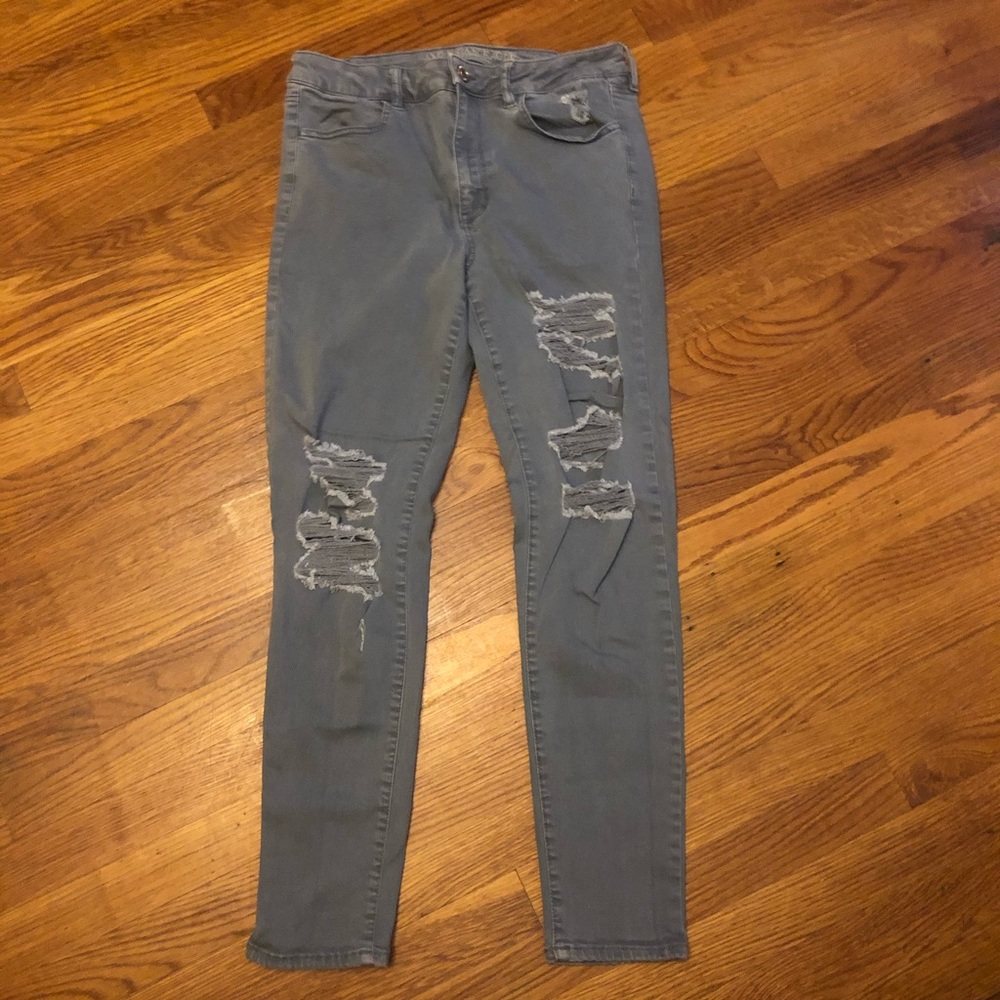 Gray distressed jeggings